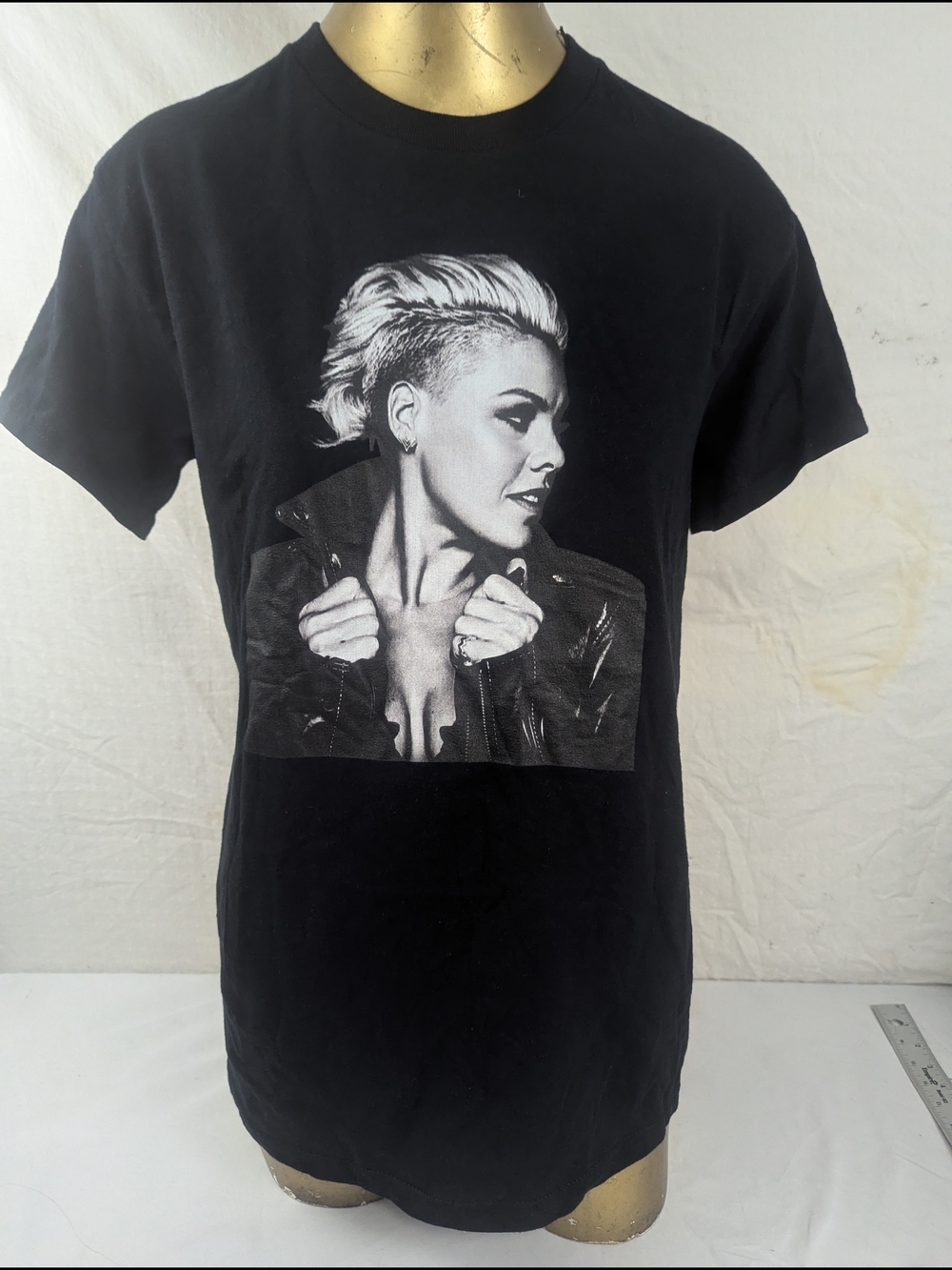 Pink - The Singer - Stunning Monochrome Graphic Black Size Small NWOT